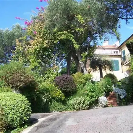 Villa L'uliveto Di Santa Con Piscina
