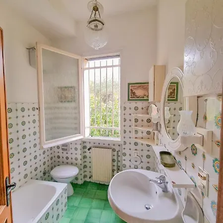 Villa L'uliveto Di Santa Con Piscina *