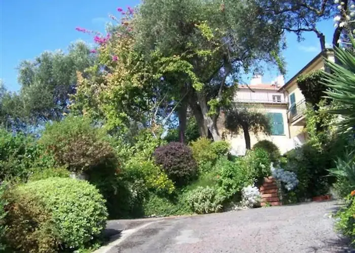 Villa L'uliveto Di Santa Con Piscina