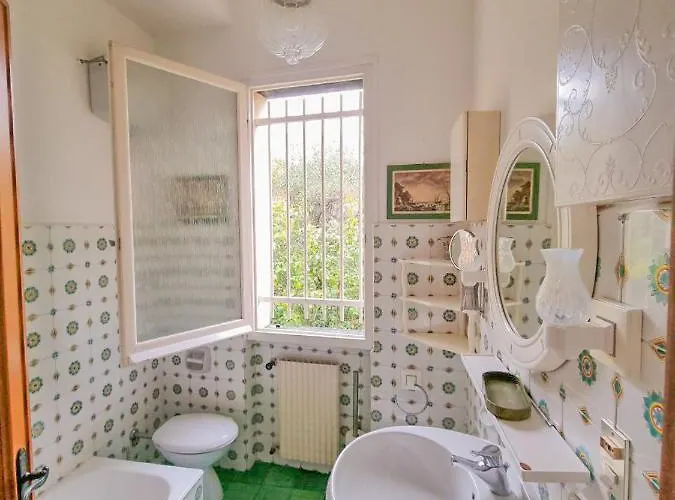 Villa L'uliveto Di Santa Con Piscina *