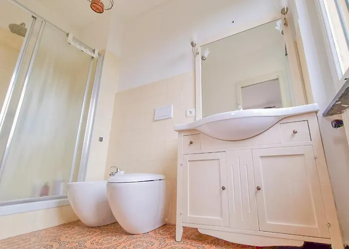 Villa L'uliveto Di Santa Con Piscina *