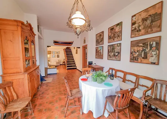 Villa L'uliveto Di Santa Con Piscina