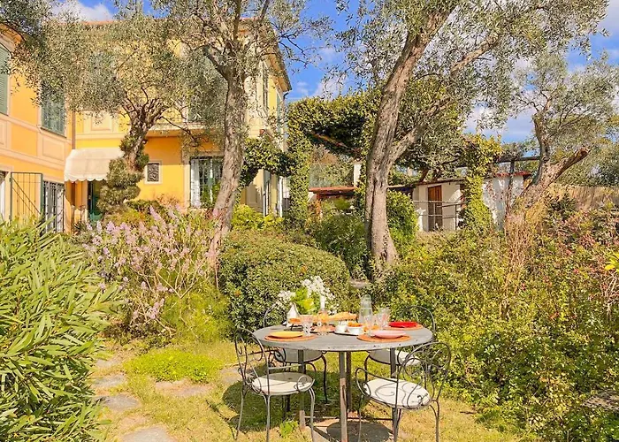Villa L'uliveto Di Santa Con Piscina